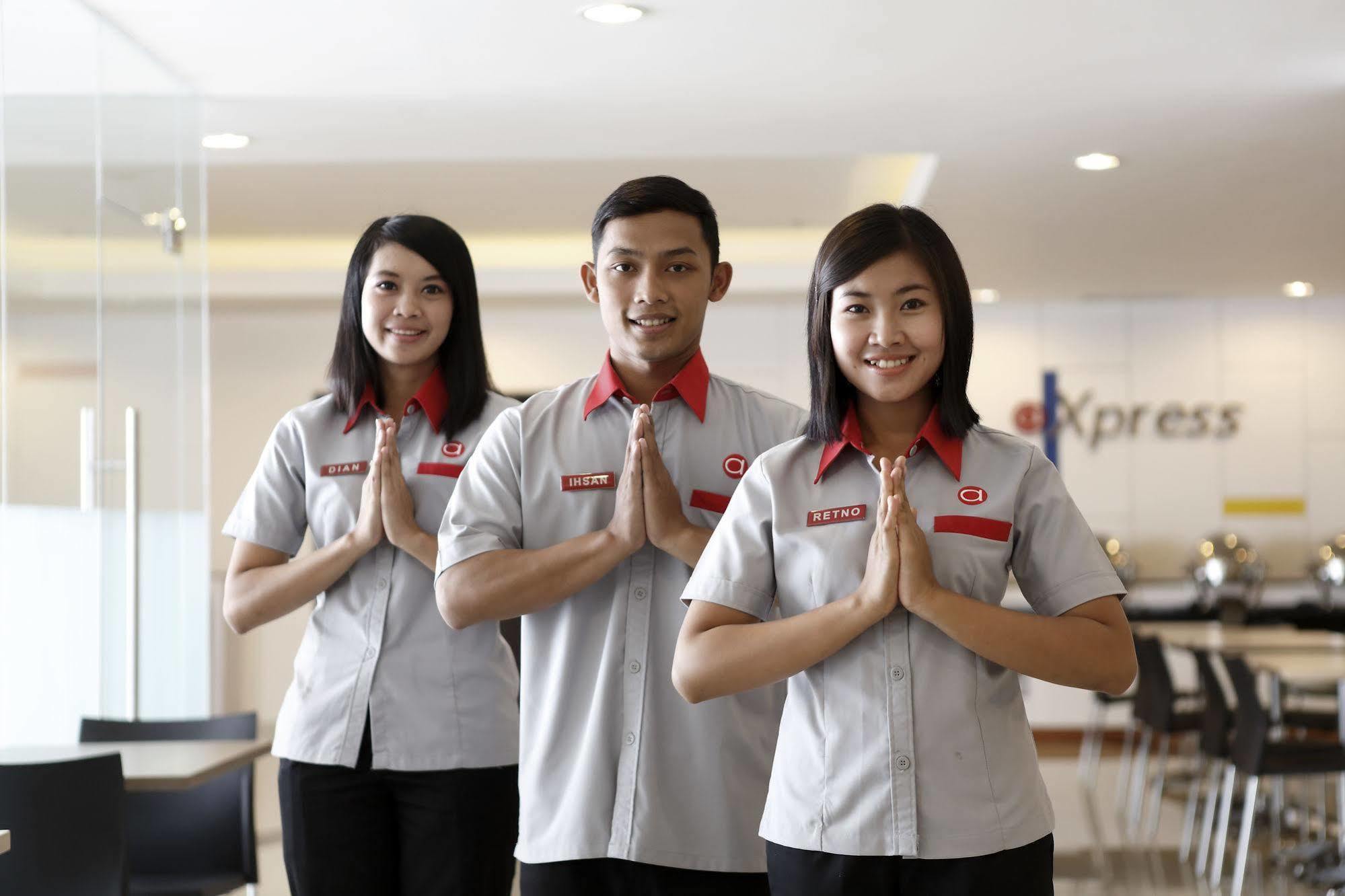 Amaris Hotel Ponorogo Buitenkant foto